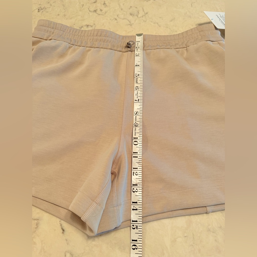 NWT Lululemon athletica High Waist Softstreme HR Tan Shorts 4” size10 - Picture 11 of 12
